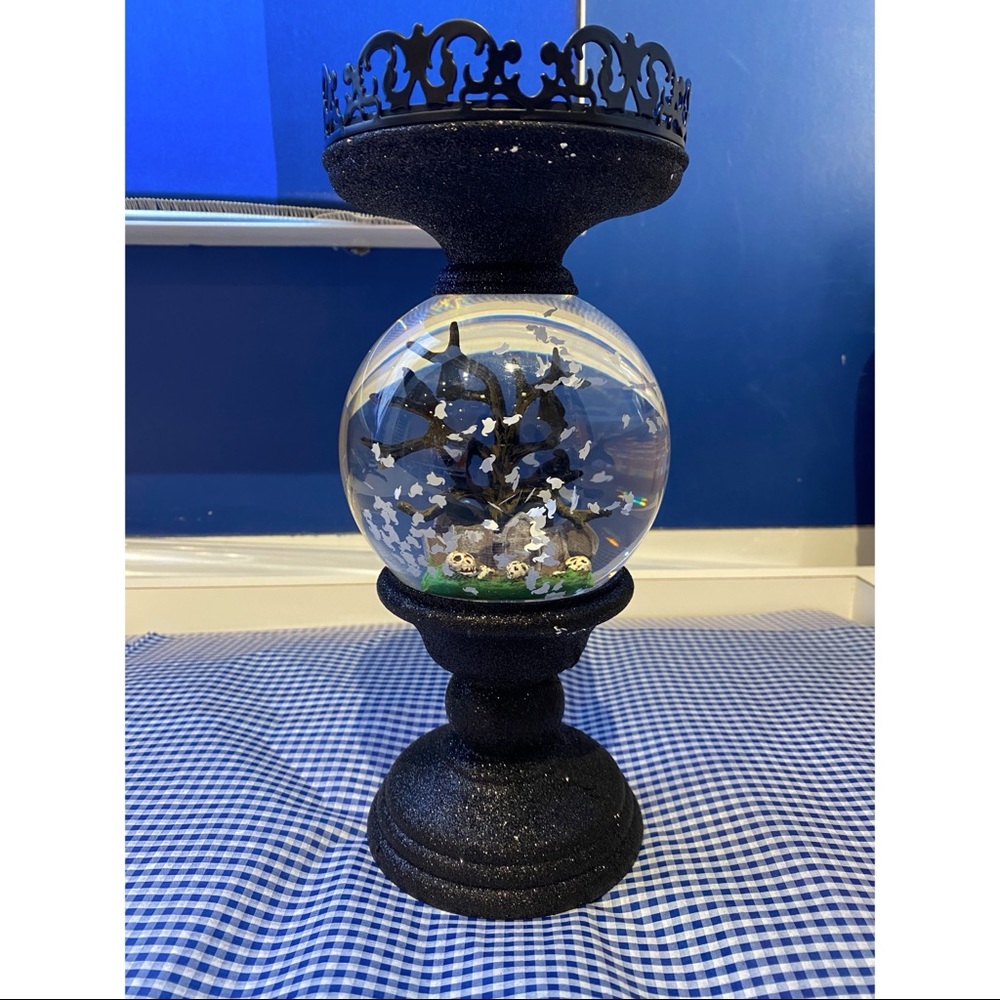 Bath & Body Works Halloween Graveyard Globe